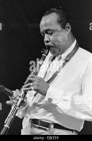 Buddy Tate bei einem jazz Festival, am ehesten die 1982 Kool Jazz Festival in Stanhope New Jersey, Hough ist dies etwas unsicher. Stockfoto