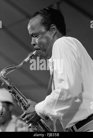 Buddy Tate bei einem jazz Festival, am ehesten die 1982 Kool Jazz Festival in Stanhope New Jersey, Hough ist dies etwas unsicher. Stockfoto