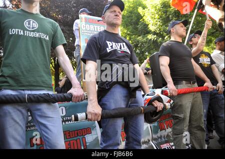 Mailand, Italien, Demonstration der Neonazi-Gruppe "Forza Nuova" Stockfoto