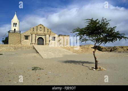 Barocke Kirche von San Lucas de gebaut durch die spanischen Eroberer in Südamerika in COLAN Colan 1536 - ältesten. Peru Stockfoto