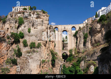 Puente Nuevo Brücke über die Schlucht des Rio Guadalevin, Ronda, Andalusien, Spanien Stockfoto