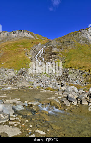 Wasserfall am Nassfeld Reservoir, Nationalpark Hohe Tauern, Kärnten, Österreich Stockfoto