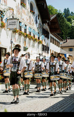 Parade marching Band, traditionellen Trachtenumzug, Garmisch-Partenkirchen, Upper Bavaria, Bavaria, Germany Stockfoto