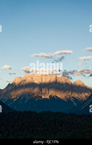 Blick von der Fernpassstraße Auf Zugspitze, Tirol, Österreich | Blick vom Fernpass-Straße zur Zugspitze, Tirol, Österreich Stockfoto