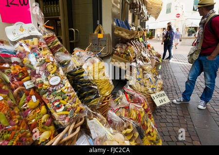 Pasta, Souvenir-Shop, Altstadt, Riva del Garda, Gardasee, Trentino, Italien Stockfoto