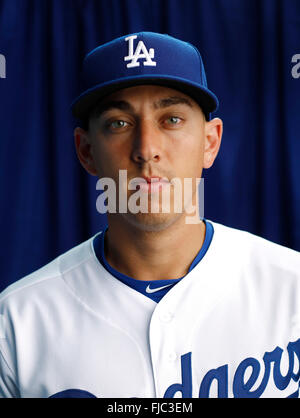 Glendale, AZ, USA. 27. Februar 2016. GLENDALE, AZ -FEB 27, 2015 - | Los Angeles Dodgers Outfielder Trayce Thompson. | Während Foto-Tag bei den Dodgers Camelback Ranch-Glendale Frühling Schulungseinrichtung fotografiert. (K.c. Alfred / San Diego Union-Tribune © K.C. Alfred/U-T San Diego/ZUMA Draht/Alamy Live News Stockfoto