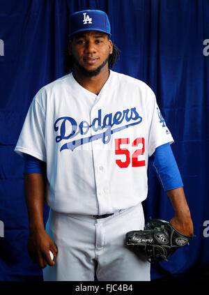 Glendale, AZ, USA. 27. Februar 2016. GLENDALE, AZ -FEB 27, 2015 - | Los Angeles Schwindler Krug Pedro Baez. | Während Foto-Tag bei den Dodgers Camelback Ranch-Glendale Frühling Schulungseinrichtung fotografiert. (K.c. Alfred / San Diego Union-Tribune © K.C. Alfred/U-T San Diego/ZUMA Draht/Alamy Live News Stockfoto