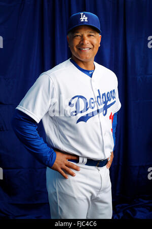 Glendale, AZ, USA. 27. Februar 2016. GLENDALE, AZ -FEB 27, 2015 - | Los Angeles Dodgers Manager Dave Roberts. | Während Foto-Tag bei den Dodgers Camelback Ranch-Glendale Frühling Schulungseinrichtung fotografiert. (K.c. Alfred / San Diego Union-Tribune © K.C. Alfred/U-T San Diego/ZUMA Draht/Alamy Live News Stockfoto