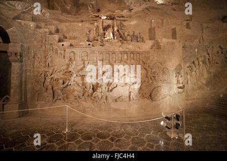 Europa, Polen, Salzbergwerk in Wieliczka, Steinsalz Reliefs in der Kapelle des St. Kinga, UNESCO-Weltkulturerbe Stockfoto