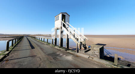 Zuflucht-Box auf dem Damm. Heilige Insel Lindisfarne Stockfoto