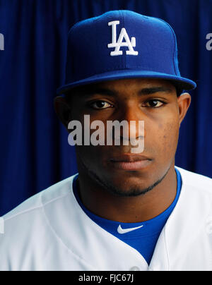 Glendale, AZ, USA. 27. Februar 2016. GLENDALE, AZ -FEB 27, 2015 - | Los Angeles Dodgers Outfielder Yasiel Puig. | Während Foto-Tag bei den Dodgers Camelback Ranch-Glendale Frühling Schulungseinrichtung fotografiert. (K.c. Alfred / San Diego Union-Tribune © K.C. Alfred/U-T San Diego/ZUMA Draht/Alamy Live News Stockfoto