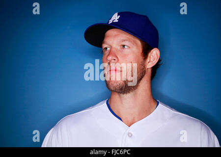 27. Februar 2016 - Glendale, AZ, USA - GLENDALE, AZ -FEB 27, 2015 - | Los Angeles Schwindler Krug Clayton Kershaw. |  Während Foto-Tag bei den Dodgers Camelback Ranch-Glendale Frühling Schulungseinrichtung fotografiert.  (K.c. Alfred / San Diego Union-Tribune (Kredit-Bild: © K.C. Alfred/U-T San Diego über ZUMA Draht) Stockfoto