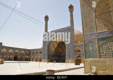 Iwan und Minarette in Jameh Moschee, Isfahan, Iran Stockfoto