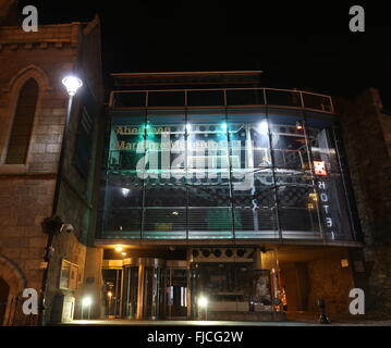 Die Außenseite des Aberdeen Maritime Museum bei Nacht Schottland Januar 2016 Stockfoto