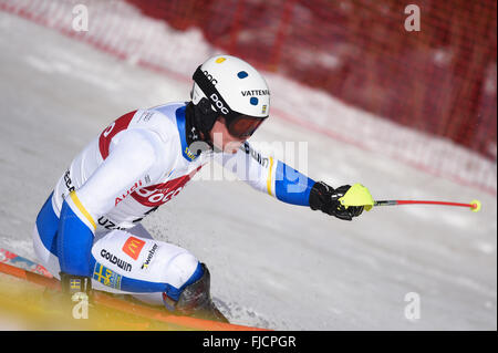 Yuzawa-Machi, Niigata, Japan. 14. Februar 2016. Mattias Hargin (SWE) Ski Alpin: FIS Ski Alpin Weltcup Herren Slalom in Yuzawa Naeba Naeba Ski Resort in Yuzawa-Machi, Niigata, Japan. © AFLO SPORT/Alamy Live-Nachrichten Stockfoto