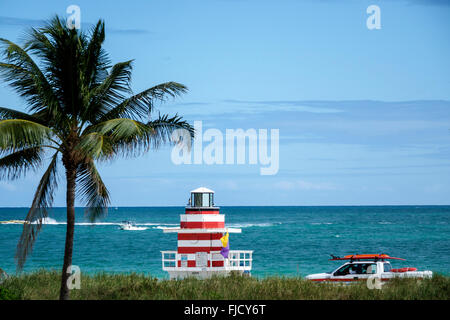 Florida, South, FL, Miami Beach, South Pointe Park, Palmen, Rettungsschwimmerstation, Wasser im Atlantischen Ozean, Besucher reisen Reise Touristik l Stockfoto