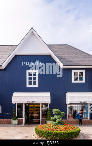 Der Prada Shop speichern im Maasmechelen Village in Bicester, Oxfordshire, England, Großbritannien, Uk Stockfoto