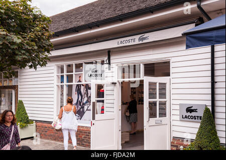Lacoste Shop speichern im Maasmechelen Village in Bicester, Oxfordshire, England, Großbritannien, Uk Stockfoto