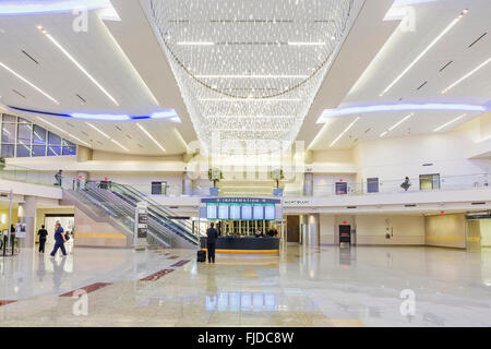 ATLANTA - 19. Januar 2016: Atlanta International Airport, Interieur, GA. mit 89 Millionen Passagiere pro Jahr, ist es die Welt Stockfoto