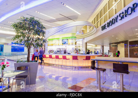 ATLANTA - 19. Januar 2016: Atlanta International Airport, Interieur, GA. mit 89 Millionen Passagiere pro Jahr, ist es die Welt Stockfoto