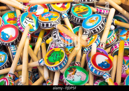 Hintergrund-Trommel-Stick-Spielzeug für kleine Stockfoto