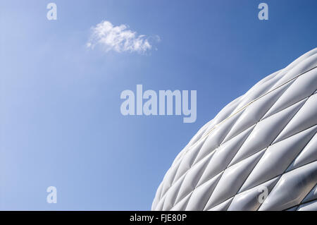 München, Geermany. Blick auf die Seite der Allianz-Arena, Heimat von Bayern München. Stockfoto