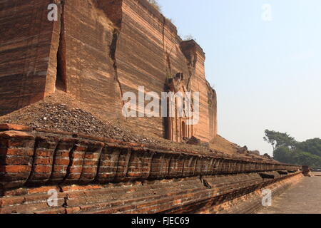 Zerstörten Mingun Paya Tempel in Mandalay Myanmar Stockfoto