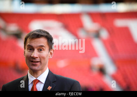 Gesundheitsminister Jeremy Hunt fotografiert an Altes Trafford Manchester Stockfoto