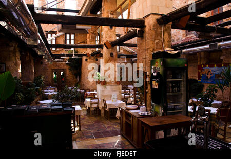 Restaurant in historischem Gebäude, Altstadt Chania, Insel Kreta, Griechenland Stockfoto