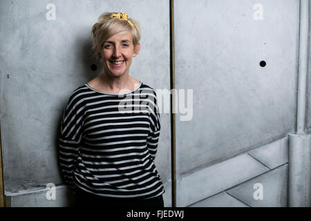 Schauspielerin Julie Hesmondhalgh an der Royal Exchange Theatre-Manchester. Stockfoto