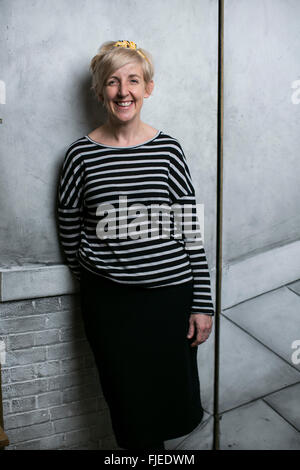 Schauspielerin Julie Hesmondhalgh an der Royal Exchange Theatre-Manchester. Stockfoto