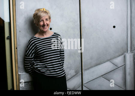 Schauspielerin Julie Hesmondhalgh an der Royal Exchange Theatre-Manchester. Stockfoto