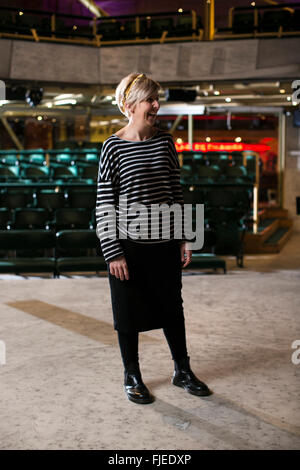 Schauspielerin Julie Hesmondhalgh an der Royal Exchange Theatre-Manchester. Stockfoto