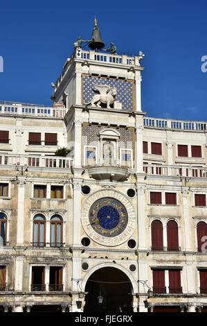 Saint Mark Uhrturm in Venedig, Italien Stockfoto