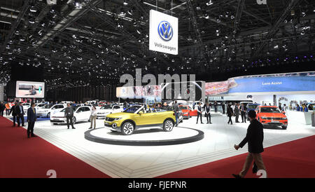 Genf, Schweiz. 2. März 2016. Dem Volkswagen Stand auf der Genfer Motor Show während der zweiten Pressetag in Genf, Schweiz, 2. März 2016. Die Show wird für die Öffentlichkeit vom 03. bis 13. März 2016 offen. Foto: ULI DECK/Dpa/Alamy Live-Nachrichten Stockfoto