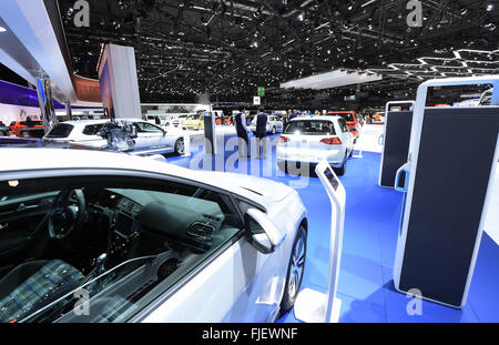 Genf, Schweiz. 2. März 2016. Dem Volkswagen Stand auf der Genfer Motor Show während der zweiten Pressetag in Genf, Schweiz, 2. März 2016. Die Show wird für die Öffentlichkeit vom 03. bis 13. März 2016 offen. Foto: ULI DECK/Dpa/Alamy Live-Nachrichten Stockfoto