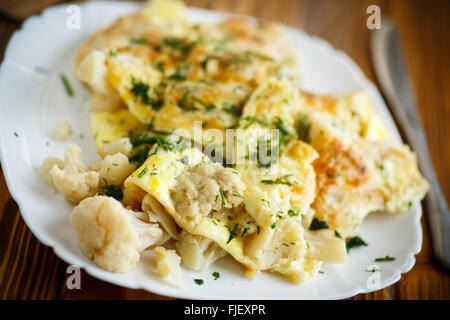 Lernen-Omelette mit Blumenkohl Stockfoto