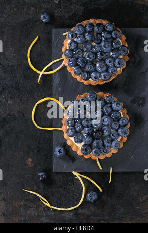 Törtchen mit Heidelbeeren Stockfoto