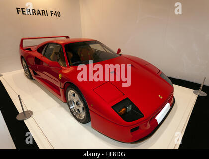 Ein Ferrari F40 auf statische Anzeige im Abschnitt "Evolution der Supersportwagen" die 2016 London Classic Car Show. Stockfoto