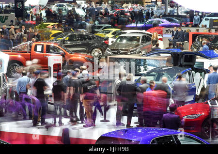 Genf, Schweiz. 2. März 2016. Ein Blick auf den Genfer Autosalon am zweiten Tag der Presse in Genf, Schweiz, 2. März 2016. Die Show wird für die Öffentlichkeit vom 03. bis 13. März 2016 offen. Foto: ULI DECK/Dpa/Alamy Live-Nachrichten Stockfoto