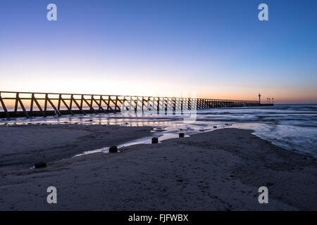 Buhne holzigen am West-Strand in der Nähe von Littlehampton Stockfoto