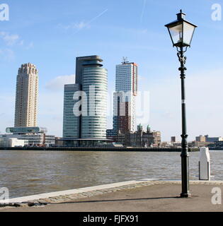 Nieuwe Maas Fluss, Skyline Rotterdam. Wolkenkratzer New Orleans (Siza 2007), World Port Center und Montevideo. Hotel New York Stockfoto