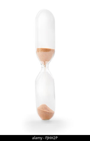 Sanduhr mit fallender Sand isoliert auf weißem Hintergrund mit Beschneidungspfad Stockfoto