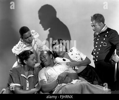 ETHEL WATERS, Eddie "ROCHESTER" ANDERSON, Lena Horne, KENNETH SPENCER, REX INGRAM, HÜTTE IM HIMMEL, 1943 Stockfoto