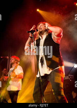 Nathan James von Inglorious auf Lead-vocals Stockfoto