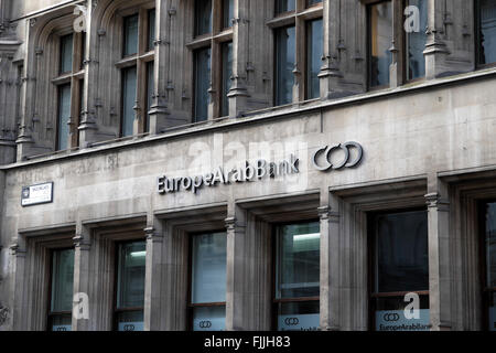 Europe Arab Bank Schild an der Fassade des Gebäudes in Moorgate London EC2 KATHY DEWITT Stockfoto