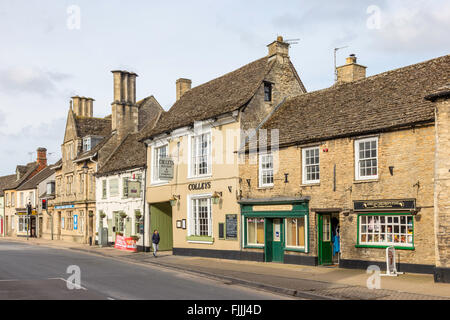 der High Street in Cotswold Stadt von Lechlade auf Themse, Gloucestershire, England, UK Stockfoto