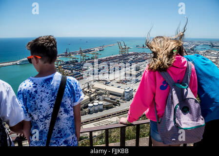 Blick vom Montjuic Burg (Castillo de Montjuich) alte Militärfestung an jüdischen Berg in Barcelona, Spanien Stockfoto