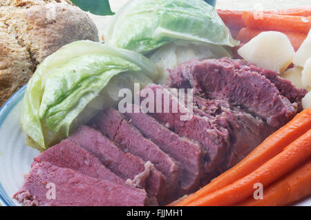 Corned Beef und Kohl Essen Stockfoto