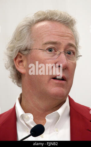 Datei-PICS: Ft Worth, Texas, USA. 16. Oktober 2009. Foto von Aubrey McClendon bei Einweihung der Anlagen in Ft Worth, Texas im Jahr 2009. Ehemaliger CEO von Chesapeake Energy starb bei einem Autounfall in Oklahoma City nach angeklagt wird von einer federal Grand Jury auf Tuesaday, 1. März. Credit: J. G. Domke/Alamy Live News Stockfoto